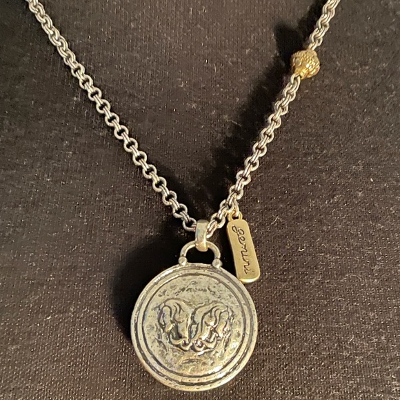 NWT! Chico’s Gemini adjustable and reversible! Silver Pendant Necklace - Picture 3 of 5